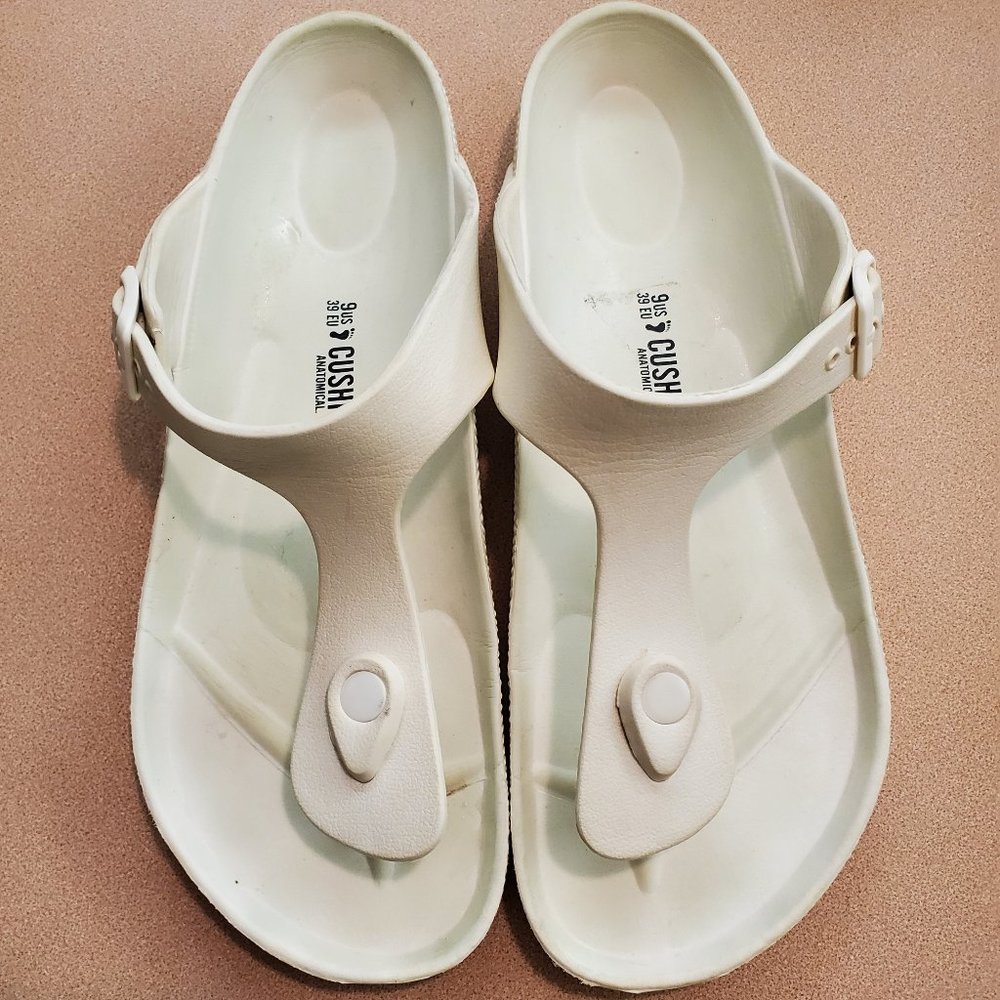 Cushioning  sandals